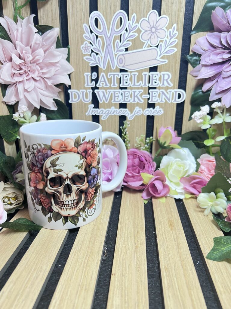 Mug tête de mort florale en céramique